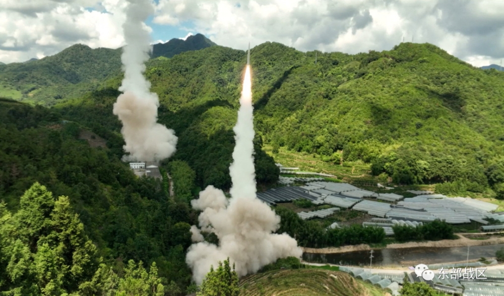 The Rocket Force under the Eastern Theatre Command of China's People's Liberation Army (PLA) conducts conventional missile tests into the waters off the eastern coast of Taiwan, from an undisclosed location in this handout released on August 4, 2022. (Eastern Theatre Command/Handout via REUTERS) 