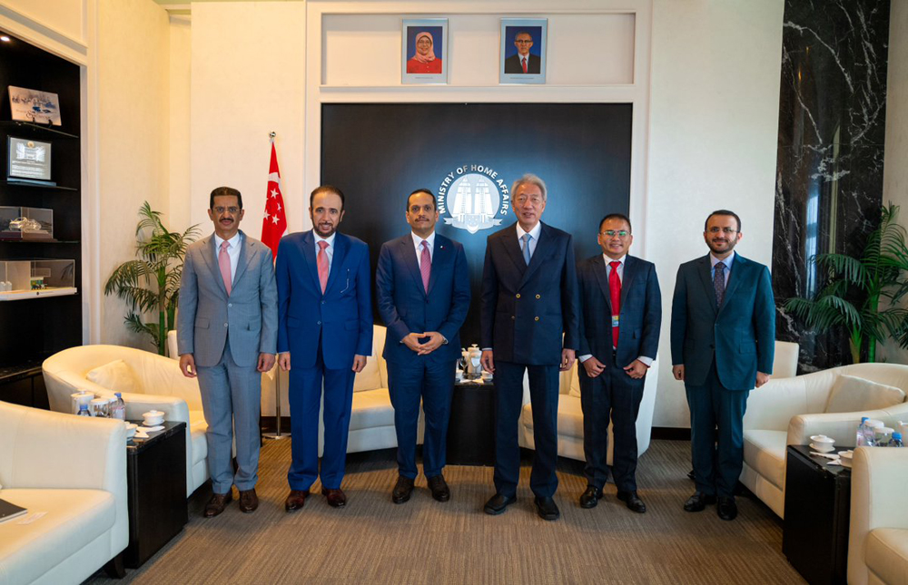 Deputy Prime Minister and Minister of Foreign Affairs H E Sheikh Mohammed bin Abdulrahman Al Thani during a meeting with Senior Minister and Coordinating Minister for National Security of the Republic of Singapore, H E Teo Chee Hean.
