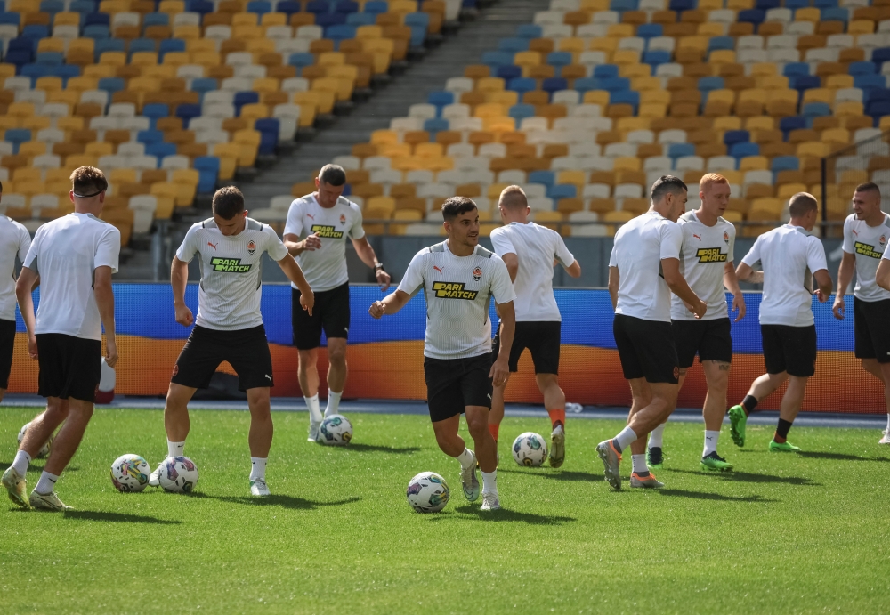 Shakhtar Donetsk's players train at the NSC Olimpiyskiy Stadium before the first football match of the Ukrainian Premier League, as Russia's attack on Ukraine continues, in Kiev, on August 22, 2022. REUTERS/Gleb Garanich