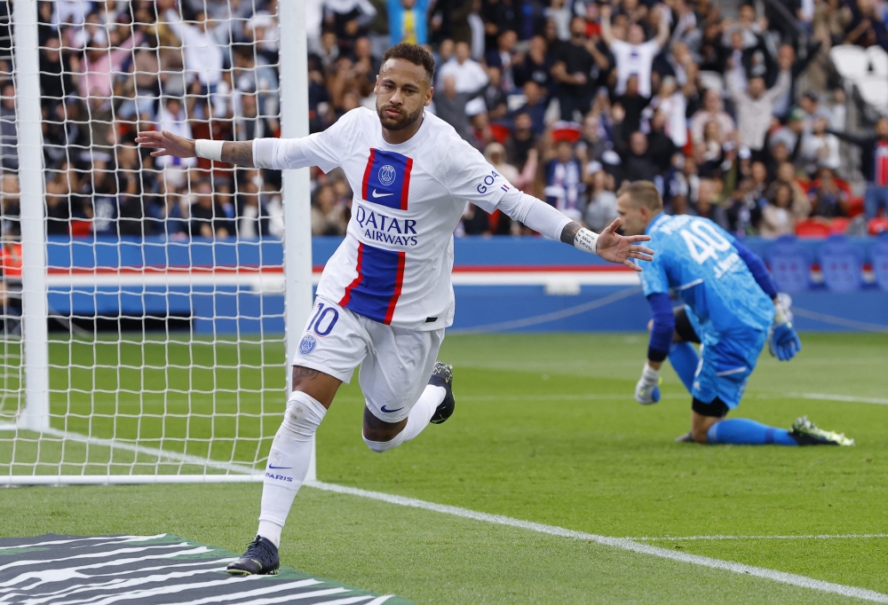 Paris St Germain's Neymar celebrates after scoring Brest during their Ligue 1 match at the Parc des Princes, in Paris, on September 10, 2022.   REUTERS/Christian Hartmann