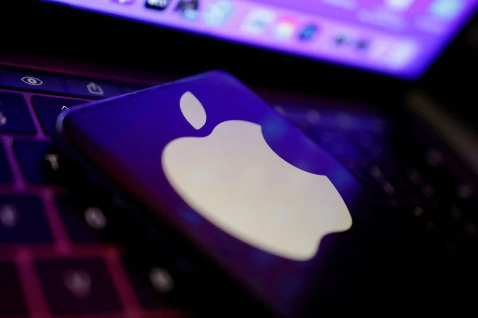 Apple logo is seen in this illustration taken on August 22, 2022.  File Photo / Reuters