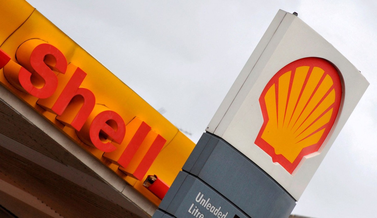 The Royal Dutch Shell logo is seen at a Shell petrol station in London, Britain, on January 31, 2008.  File Photo / Reuters