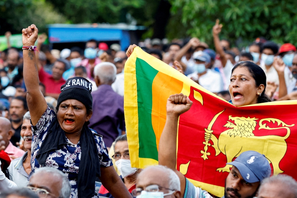 Protesters shout slogans at an anti-government rally, amid the country's economic crisis, in Colombo, Sri Lanka, August 6, 2022. (REUTERS/Kim Kyung-Hoon)