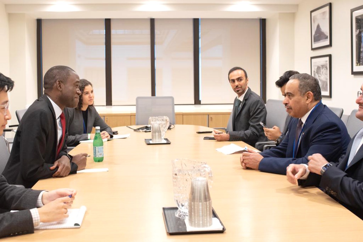 Minister of Finance H E Ali bin Ahmed Al Kuwari (right) with US Deputy Secretary of Treasury H E Wally Adeyemo (left), and other officials, on the sidelines of the World Bank Group (WBG) and the International Monetary Fund (IMF) meetings, in Washington, DC, recently. 