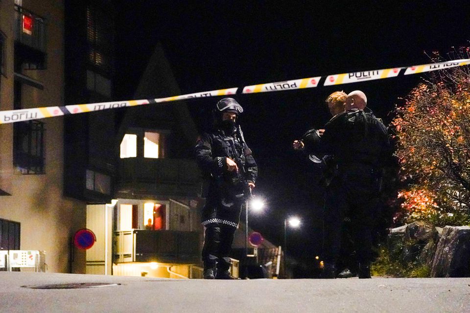 Police officers investigate after several people were killed and others were injured by a man using a bow and arrows to carry out attacks, in Kongsberg, Norway, on October 13, 2021.  File Photo / Reuters
