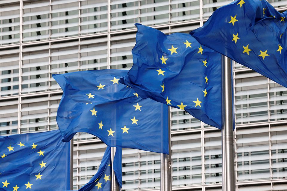European Union flags flutter outside the EU Commission headquarters in Brussels, Belgium, on September 28, 2022.  File Photo / Reuters
