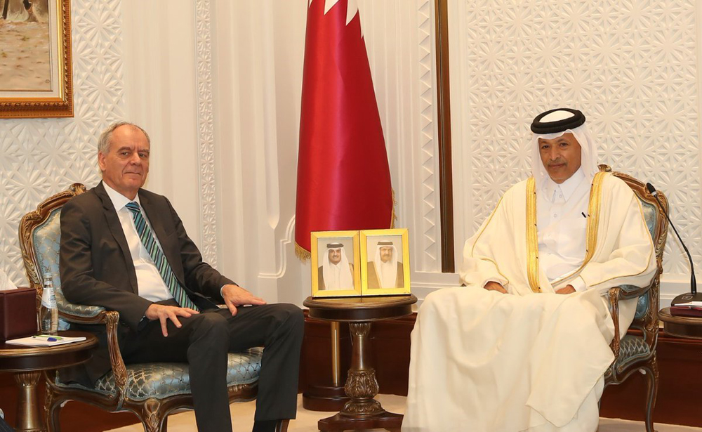 Speaker of the Shura Council H E Hassan bin Abdullah Al Ghanim meeting with delegations from the Federal Parliament (Bundestag) of Germany, in Doha, yesterday. 
