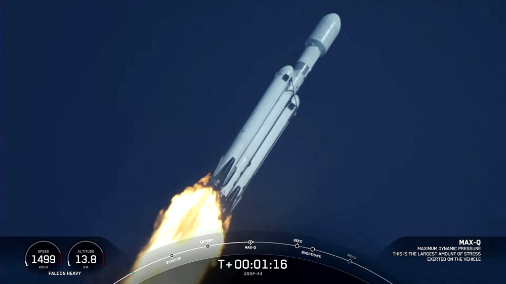 In this still image taken from a SpaceX broadcast, SpaceX's Falcon Heavy rocket lifts off from Launchpad 39A at Kennedy Space Center in Florida on November 1, 2022. - The rocket USSF-44 mission carries a US Space Force payload. (Photo by Handout / SPACEX / AFP) 