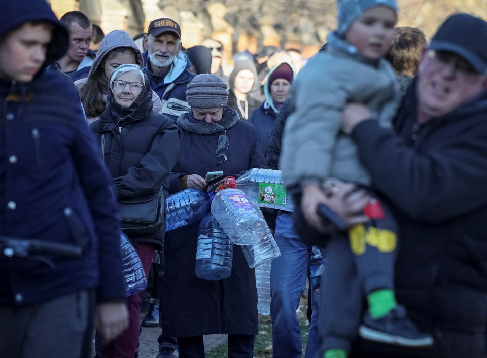 About 80 percent of the inhabitants of the Ukrainian capital were left without water supply according to the mayor, after a Russian missile attack, as Russia's invasion of Ukraine continues, in Kyiv, Ukraine October 31, 2022. (REUTERS/Gleb Garanich)