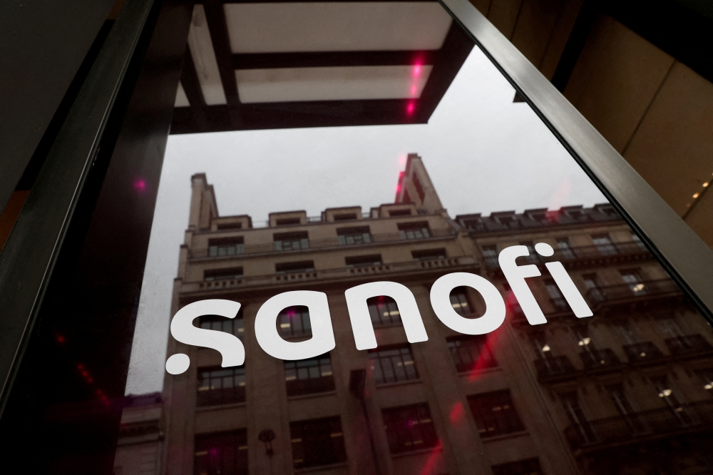 Sanofi logo at the company's headquarters during the annual results news conference in Paris, France, February 4, 2022. (REUTERS/Benoit Tessier)