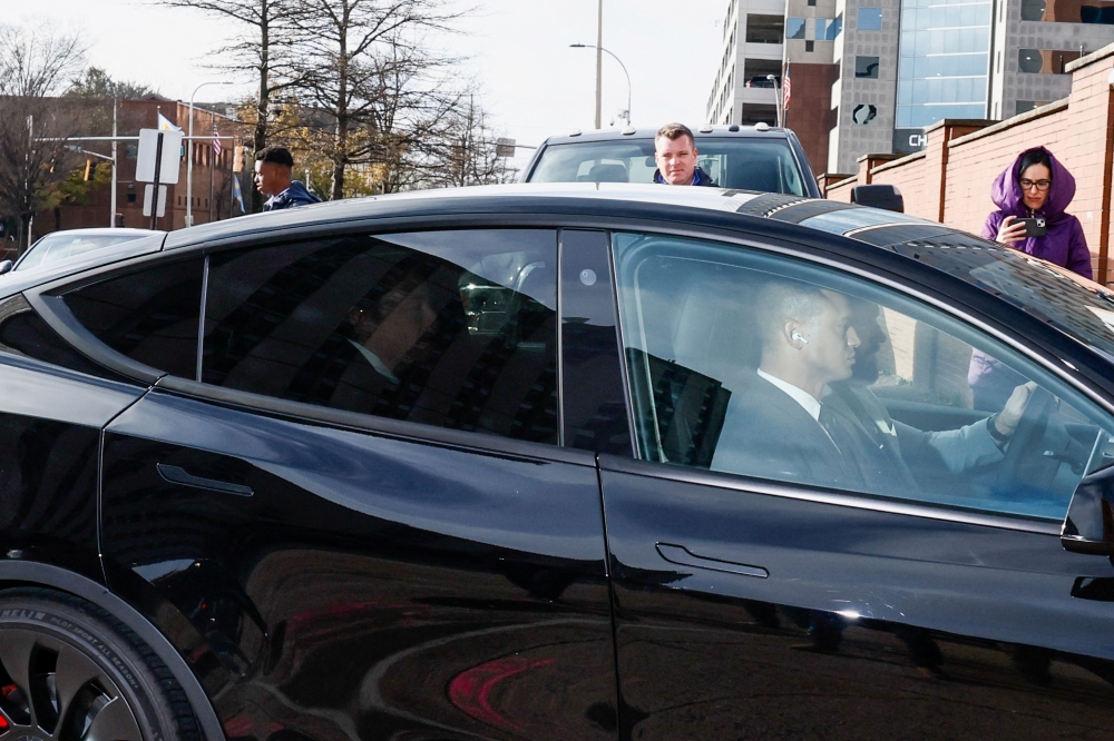 Elon Musk, Chief Executive Officer (CEO) of SpaceX, Tesla and Twitter, arrives to a trial regarding his Tesla pay package at the Delaware Court of Chancery in Wilmington, Delaware, US, on November 16, 2022. REUTERS/Evelyn Hockstein