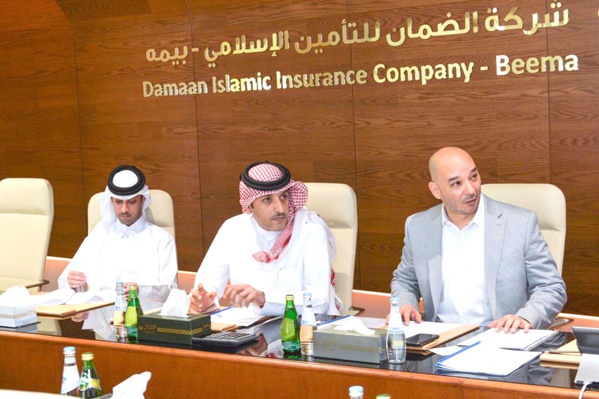 Officials of Beema at the Extraordinary General Assembly held yesterday. 
