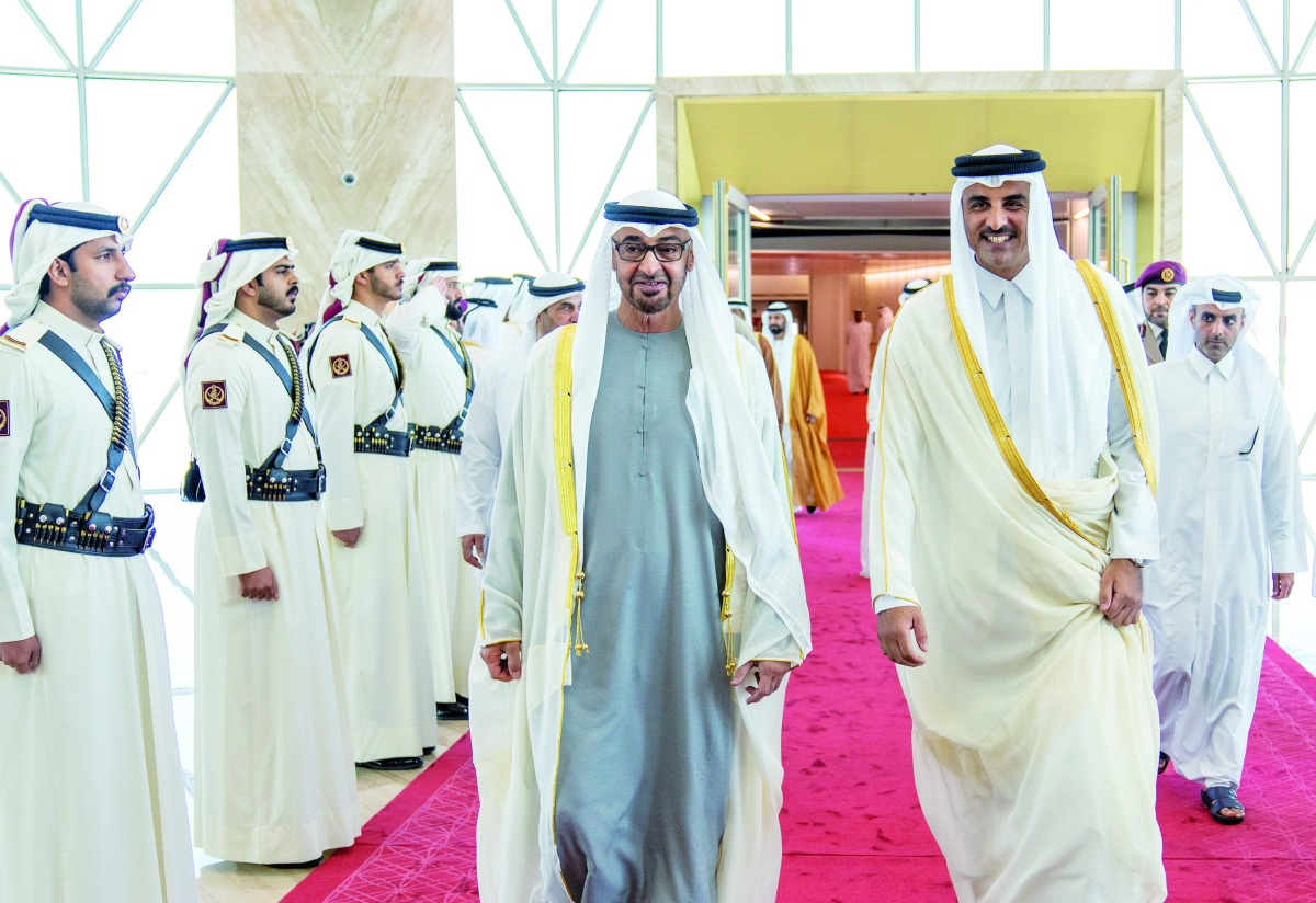 Amir H H Sheikh Tamim bin Hamad Al Thani welcoming President of the United Arab Emirates H H Sheikh Mohamed bin Zayed Al Nahyan in Doha yesterday.
