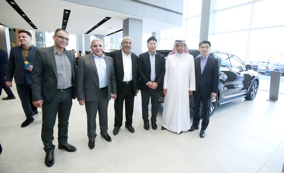 Kia Corporation President & CEO - Ho-Sung Song, SVP-Global Operations Division – SangHyun Cho, AMTC Chairman – Abdulaziz Mohd A Al Attiyah and AMTC President – Mohammad Maali and other dignitaries at the unveiling of the new facility.