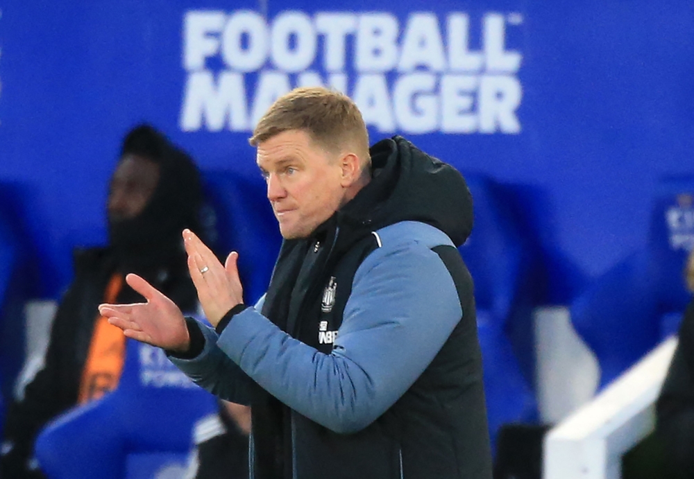 Newcastle United's coach Eddie Howe gestures on the touchline during the English Premier League match against Leicester City at King Power Stadium in Leicester, central England on December 26, 2022. (Photo by Lindsey Parnaby / AFP) 
