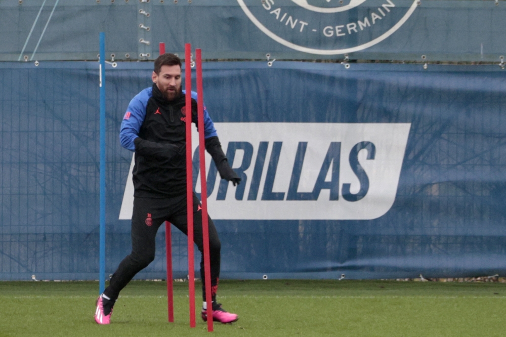 Paris Saint-Germain's Argentine forward Lionel Messi attends a training session at PSG's training center Le Camp des Loges in Saint-Germain-en-Laye, outside Paris, on January 10, 2023. (Photo by Geoffroy Van Der Hasselt / AFP)