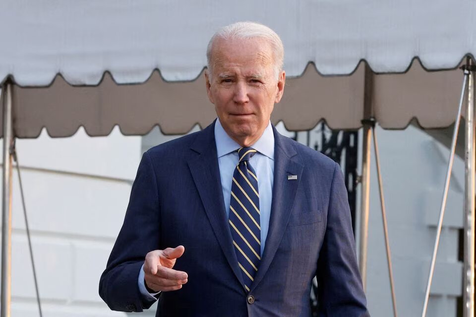 US President Joe Biden walks before boarding the Marine One helicopter to travel to Walter Reed National Military Medical Center for the first lady Jill Biden to undergo Mohs surgery for skin cancer, from the White House in Washington, US, on January 11, 2023. REUTERS/Jonathan Ernst/File Photo
