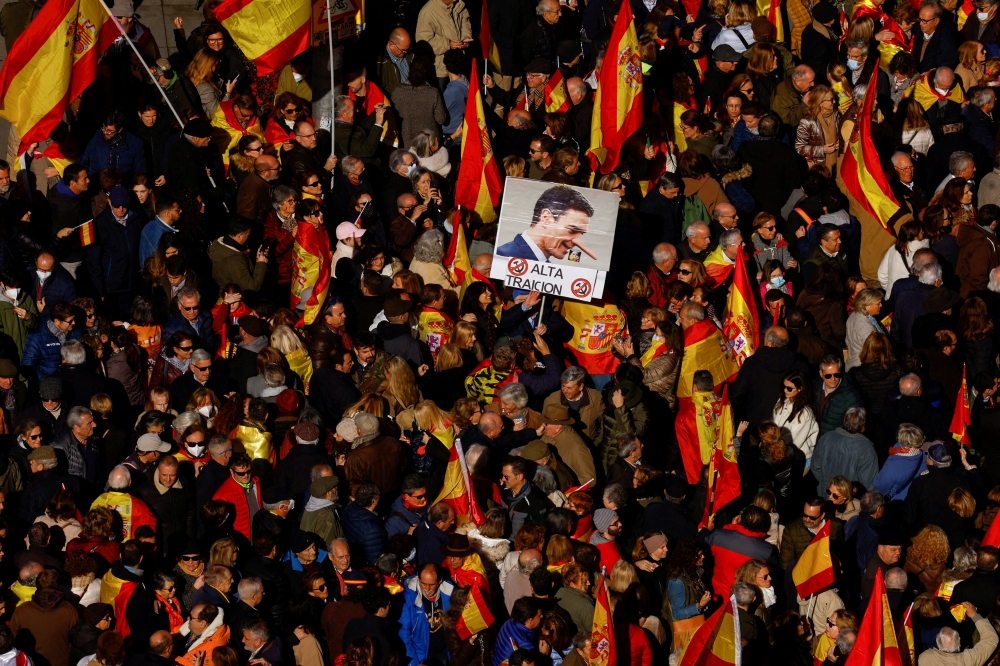 People protest against the government of Spanish Prime Minister Pedro Sanchez at Cibeles Square in Madrid, Spain, on January 21, 2023. REUTERS/Susana Vera