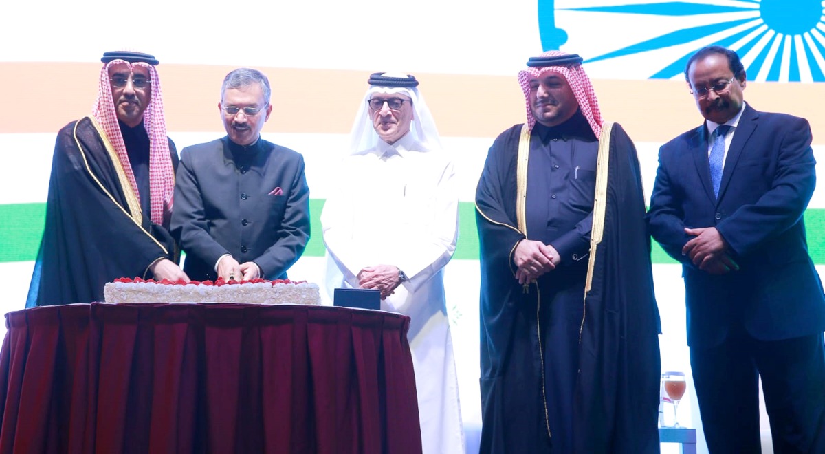 Minister of Labour H E Ali bin Smaikh Al Marri and Ambassador of India H E Dr. Deepak Mittal cutting a cake to mark the 74th Republic Day of India. Chairman of Qatar Tourism and Qatar Airways Group Chief Executive, H E Akbar Al Baker; Director of Protocol at the Ministry of Foreign Affairs, H E Ambassador Ibrahim Fakhro; and Dean of the Diplomatic Corps H E Ambassador Ali Ibrahim Ahmed are also seen at the ceremony. Pic: Rajan Vadakkemuriyil