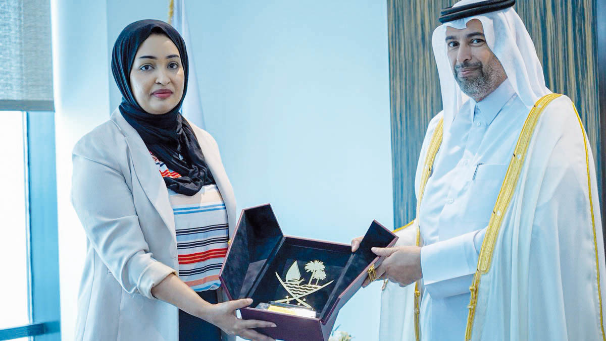 Minister of Environment and Climate Change H E Sheikh Dr Faleh bin Nasser bin Ahmed Al Thani during his meeting with Minister of Environment and Climate Change of the Federal Republic of Somalia H E Khadija Mohamed Almakhzoumi.