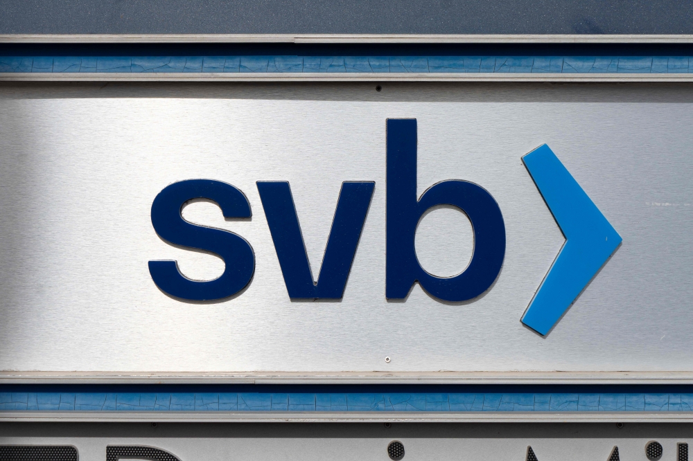 A Silicon Valley Bank logo is seen in Tempe, Arizona, on March 14, 2023. (Photo by REBECCA NOBLE / AFP)


