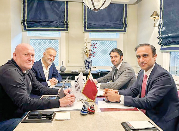 Assistant Undersecretary of the Minister of Labour Mohammed Hassan Al Obaidly and Director of the Labour Office of the Permanent Delegation in Geneva, Mahmoud Al Siddiqi during a meeting with an ITF delegation. 