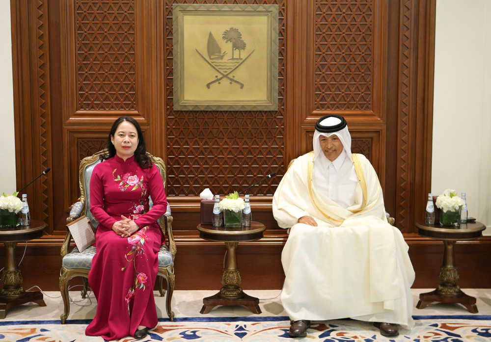 Speaker of the Shura Council H E Hassan bin Abdullah Al Ghanim meeting Vice-President of Vietnam H E Vo Thi Anh Xuan in Doha yesterday.
