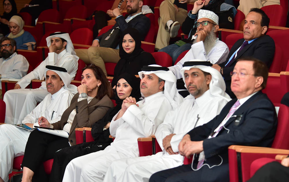 Minister of Municipality H E Dr. Abdullah bin Abdulaziz bin Turki Al Subaie (third right); QU President Dr. Hassan bin Rashid Al Derham (second right); and others during the session. 