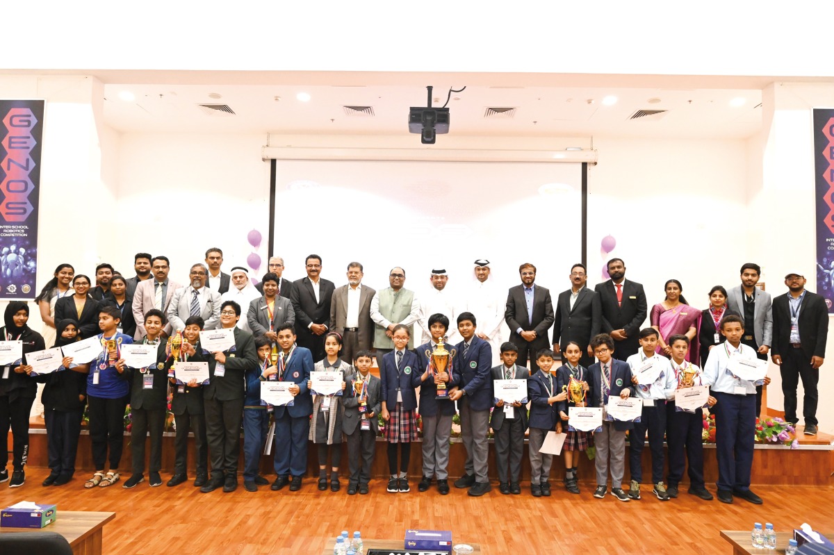 Officials and students during the honouring ceremony of the championship.