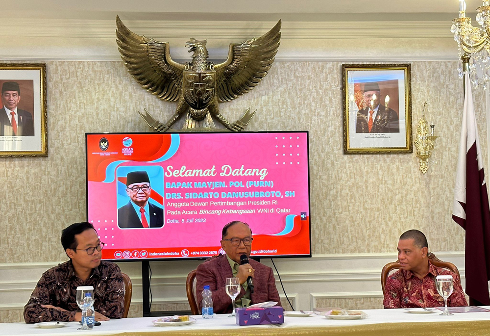 Indonesian Ambassador to Qatar H E Ridwan Hassan (right), Indonesia’s Presidential Advisory Council member, Sidarto Danusubroto (centre), and Person-in-charge for cultural activation at the Indonesian Embassy in Doha, Ali Murtado during the event.