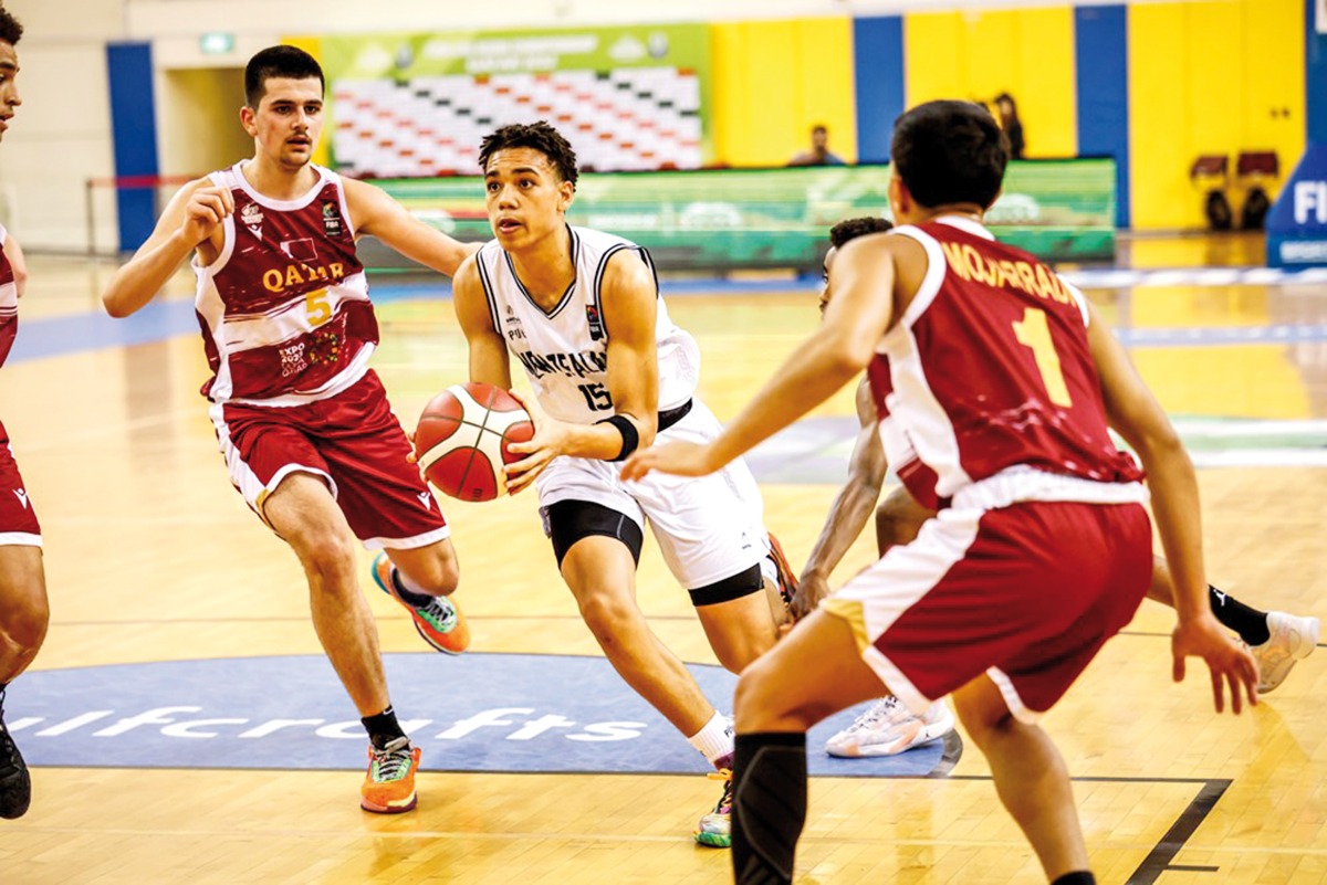 Qatar and New Zealand players in action.