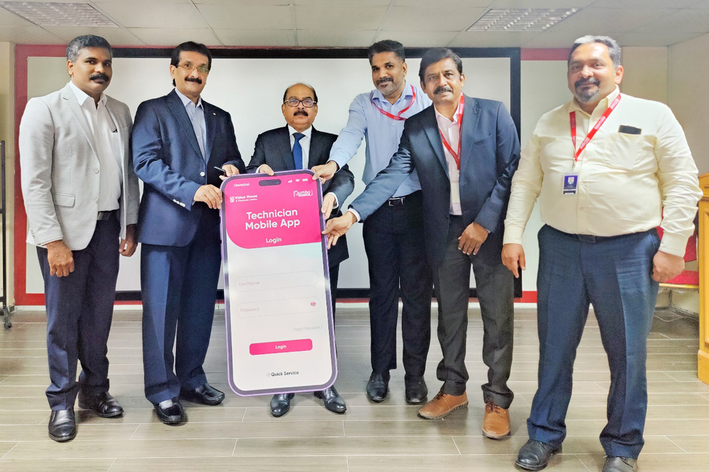 Jumbo Electronics Management & Service team during the official launch of Technician Mobile App. 