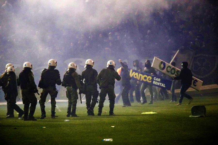 File: Panathinaikos' fans clash with riots police after the cancellation of the Greek Super League match between Panathinaikos and Olympiakos at Apostolos Nikolaides stadium in Athens on November 21, 2015. ( AFP)