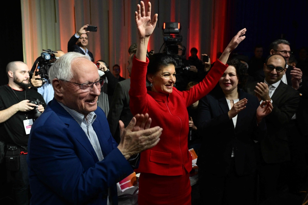 Sahra Wagenknecht, Leader of the new left-wing party Alliance Sahra Wagenknecht (BSW), receives applause from party members after her speech, during their first congress, in Berlin on January 27, 2024 (Photo by John MACDOUGALL / AFP)
