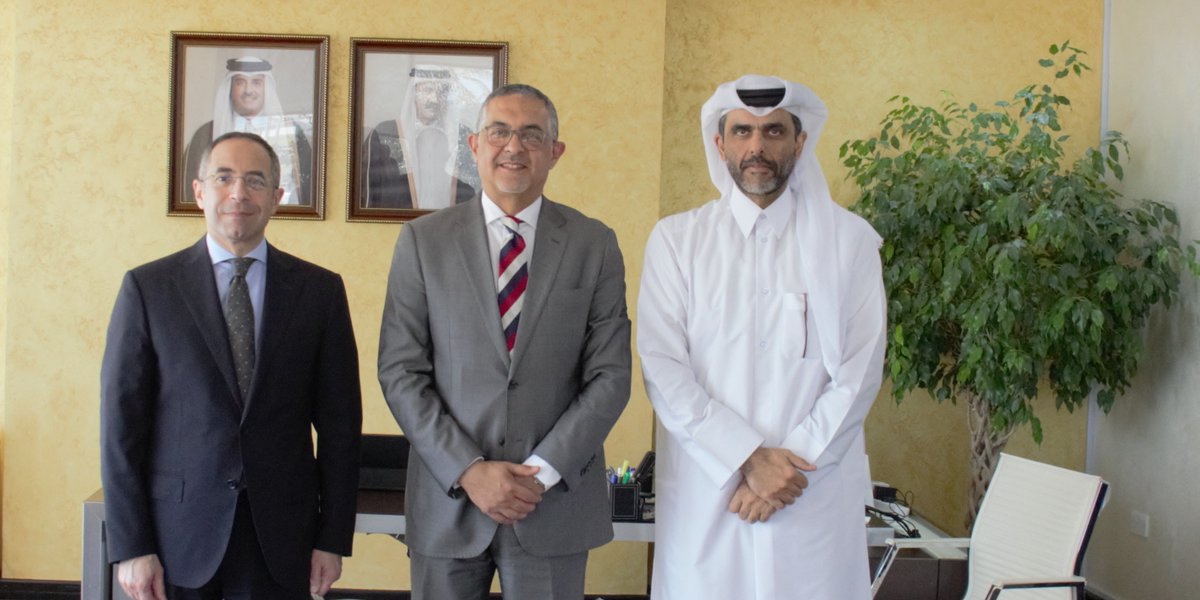 Chairman of the Real Estate Regulatory Authority Khalid Ahmed Saleh Al Obaidli with CEO of the General Authority for Investment and Free Zones of the Arab Republic of Egypt, Hossam Heiba during the meeting.
