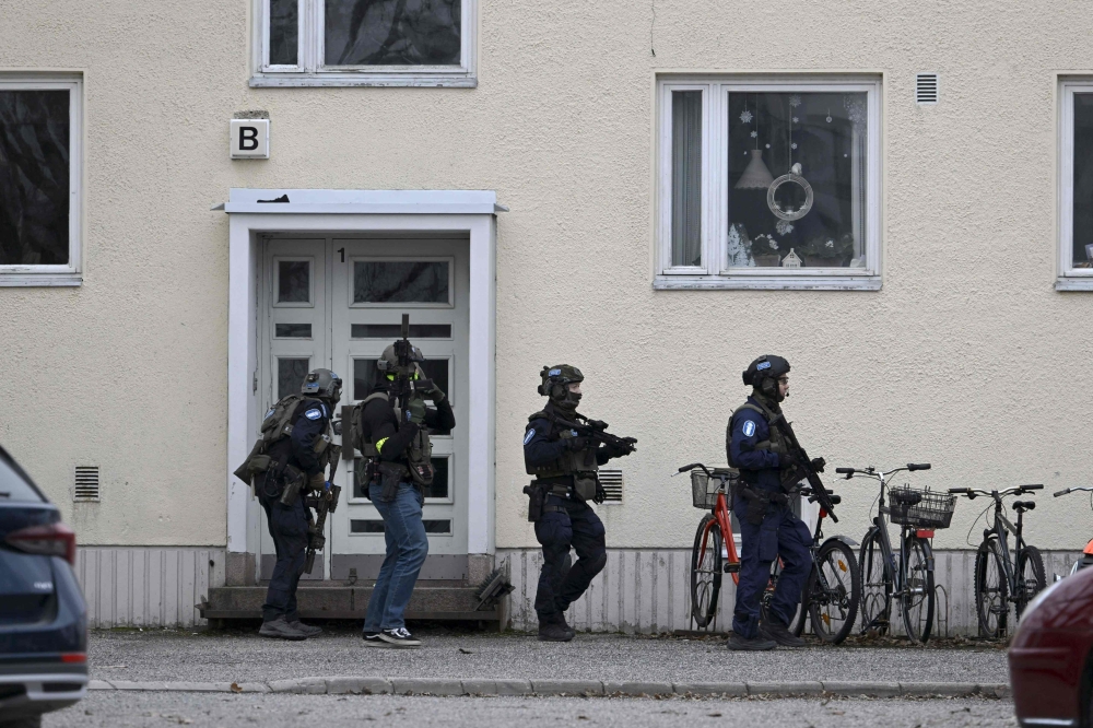 Finnish police investigate the scene at the primary school Viertola comprehensive school on April 2, 2024 in Vantaa, outside the Finnish capital Helsinki. (Photo by Markku Ulander / Lehtikuva / AFP)