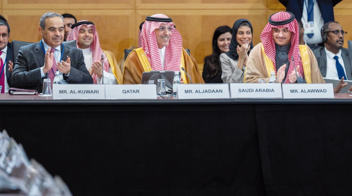 Minister of Finance, H E Ali bin Ahmed Al Kuwari with the Minister of Finance of Saudi Arabia, H E Mohammed Al Jadaan and other delegation during the meeting.
