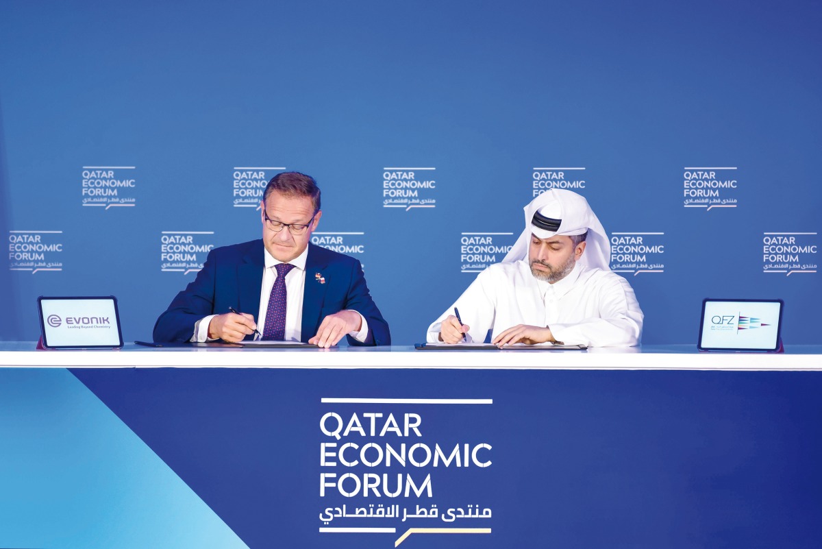 CEO of Qatar Free Zones Authority (QFZ), Sheikh Mohammed bin Hamad bin Faisal Al Thani and President Region EMEA of Evonik, Joerg Syrzisko signing the agreement.