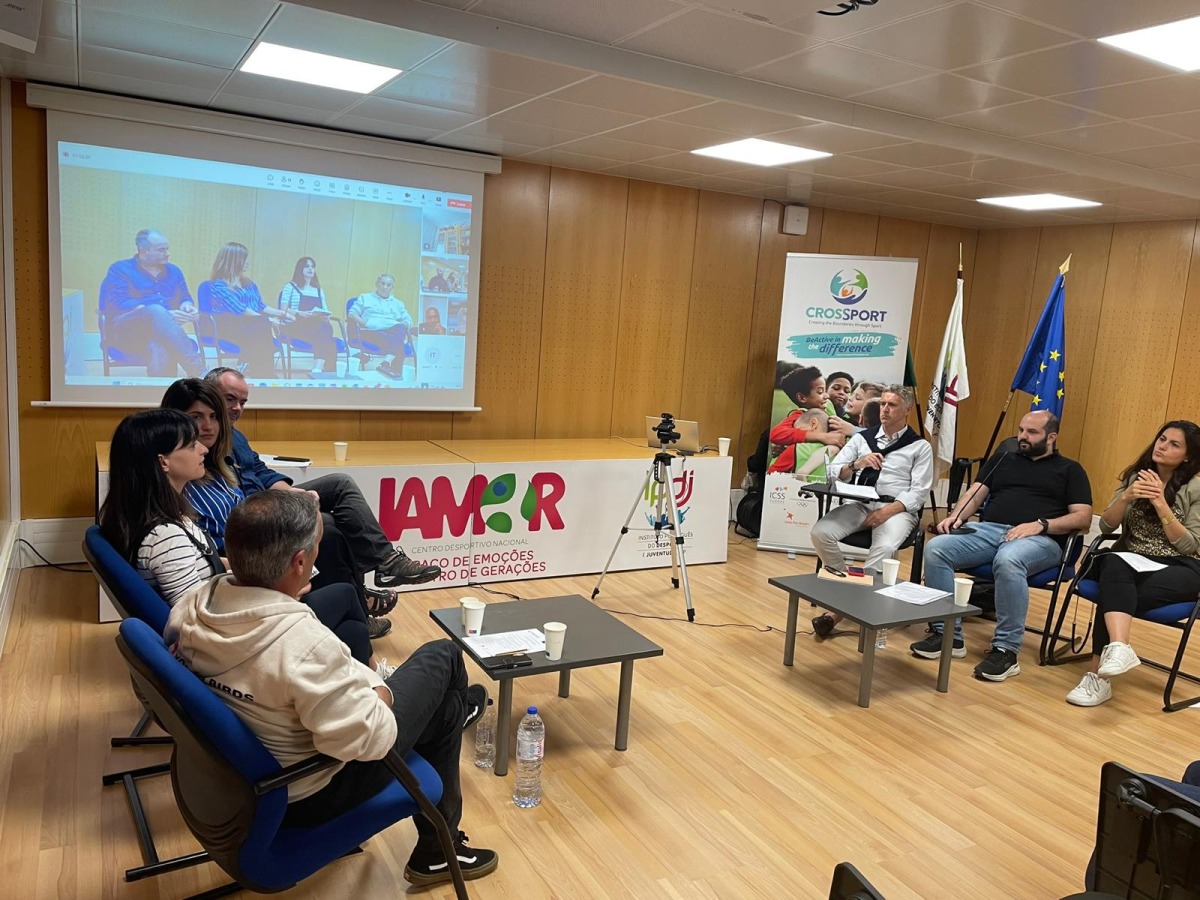 The attendees during the CrosSport conference.  