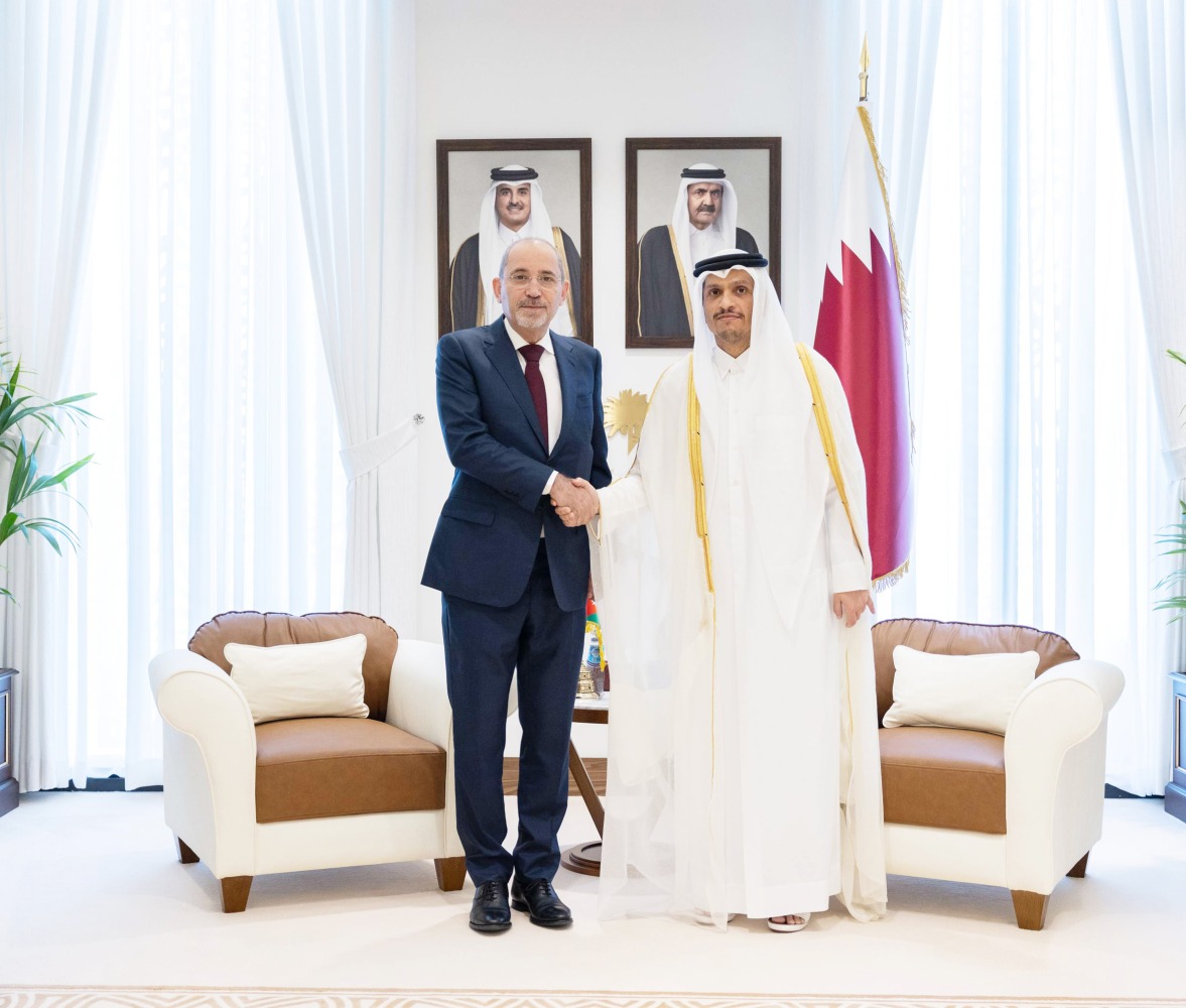 Prime Minister and Minister of Foreign Affairs H E Sheikh Mohammed bin Abdulrahman bin Jassim Al Thani meeting Deputy Prime Minister and Minister of Foreign Affairs of Jordan H E Dr. Ayman Al Safadi in Doha yesterday.
