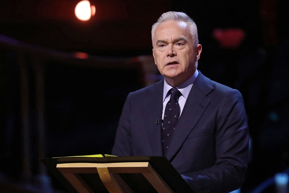 (FILES) Then BBC presenter Huw Edwards speaks during the UK Holocaust Memorial Day Commemorative Ceremony at Methodist Central Hall in London on January 27, 2020. (Photo by Chris Jackson / POOL / AFP)
