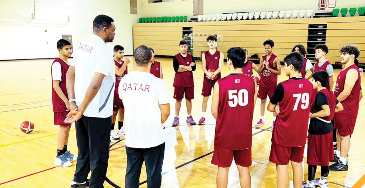 Qatar squad takes part in a training session.
