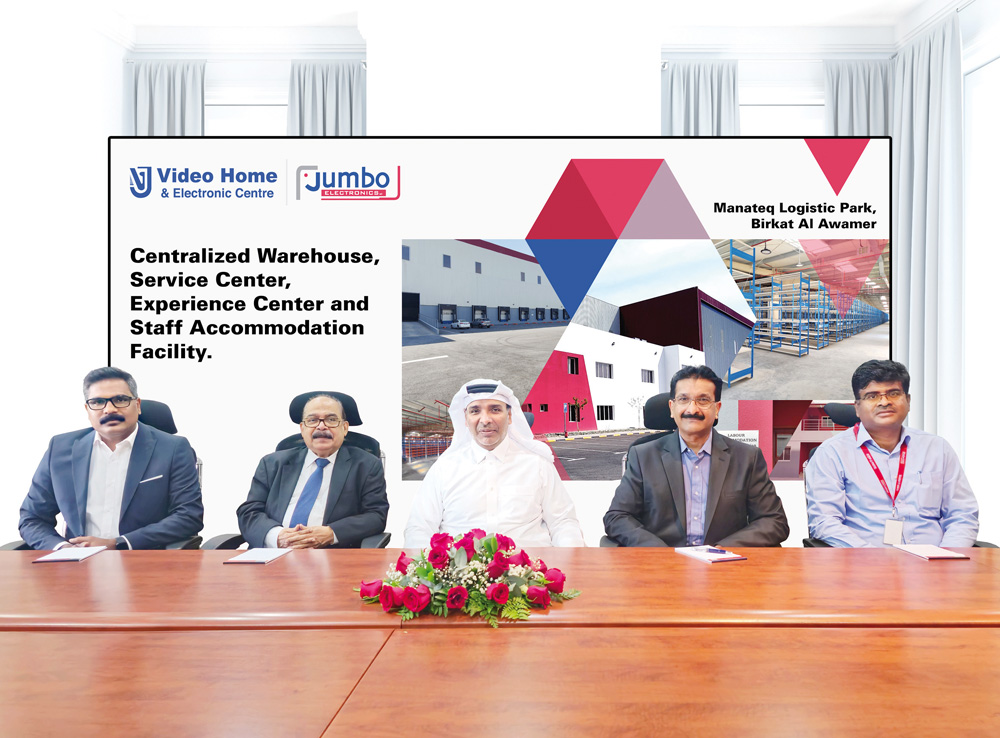 Jumbo Electronics officials during the announcement of establishment of state-of-the-art facilities.