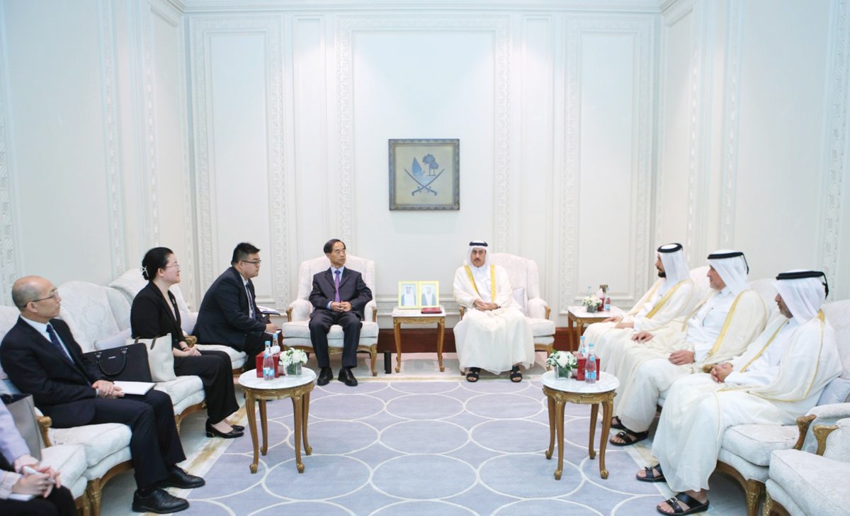 Shura Council members meeting Chinese officials.