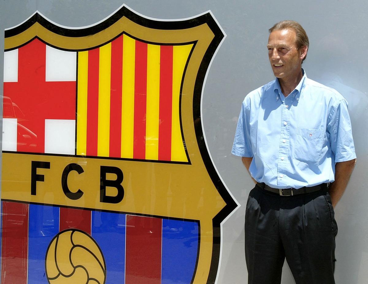 (FILES) Australia's assistant football coach Johan Neeskens of Holland poses for a picture during his official presentation in Barcelonaｴs Camp Nuo Stadium 13 June 2006. (Photo by Cesar RANGEL / AFP)
