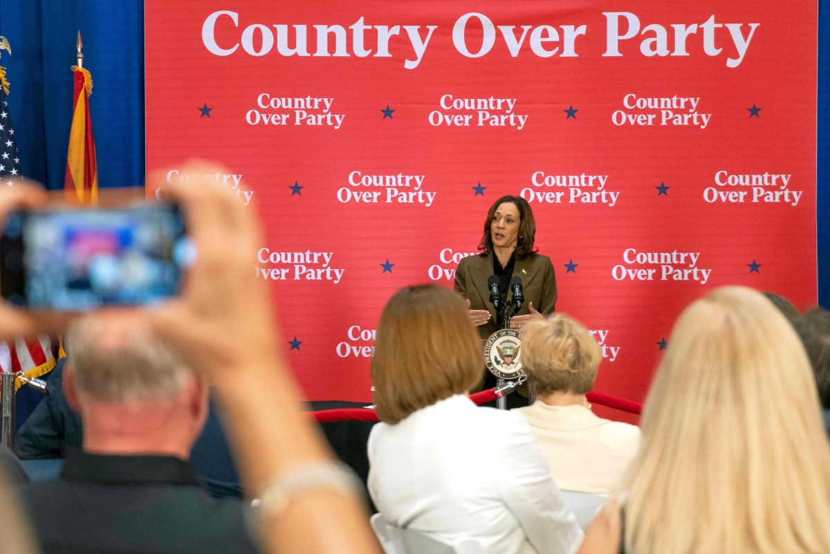 US Vice President and Democratic presidential candidate Kamala Harris speaks at a Republicans for Harris event in Scottsdale, Arizona, October 11, 2024. (Photo by Rebecca NOBLE / AFP)
