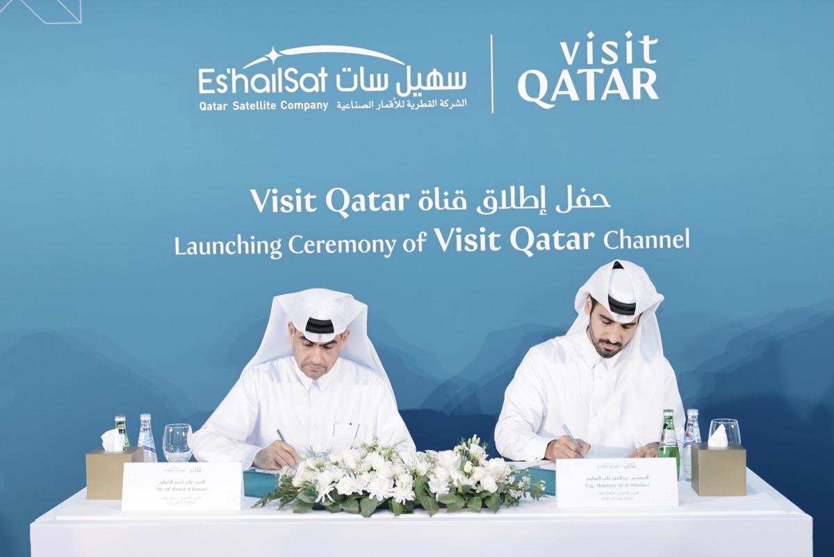 Chief Executive Officer of Visit Qatar Eng. Abdulaziz Ali Al Mawlawi (right) and CEO of Es’hailSat Ali bin Ahmed Al Kuwari signing the agreement at the event. 