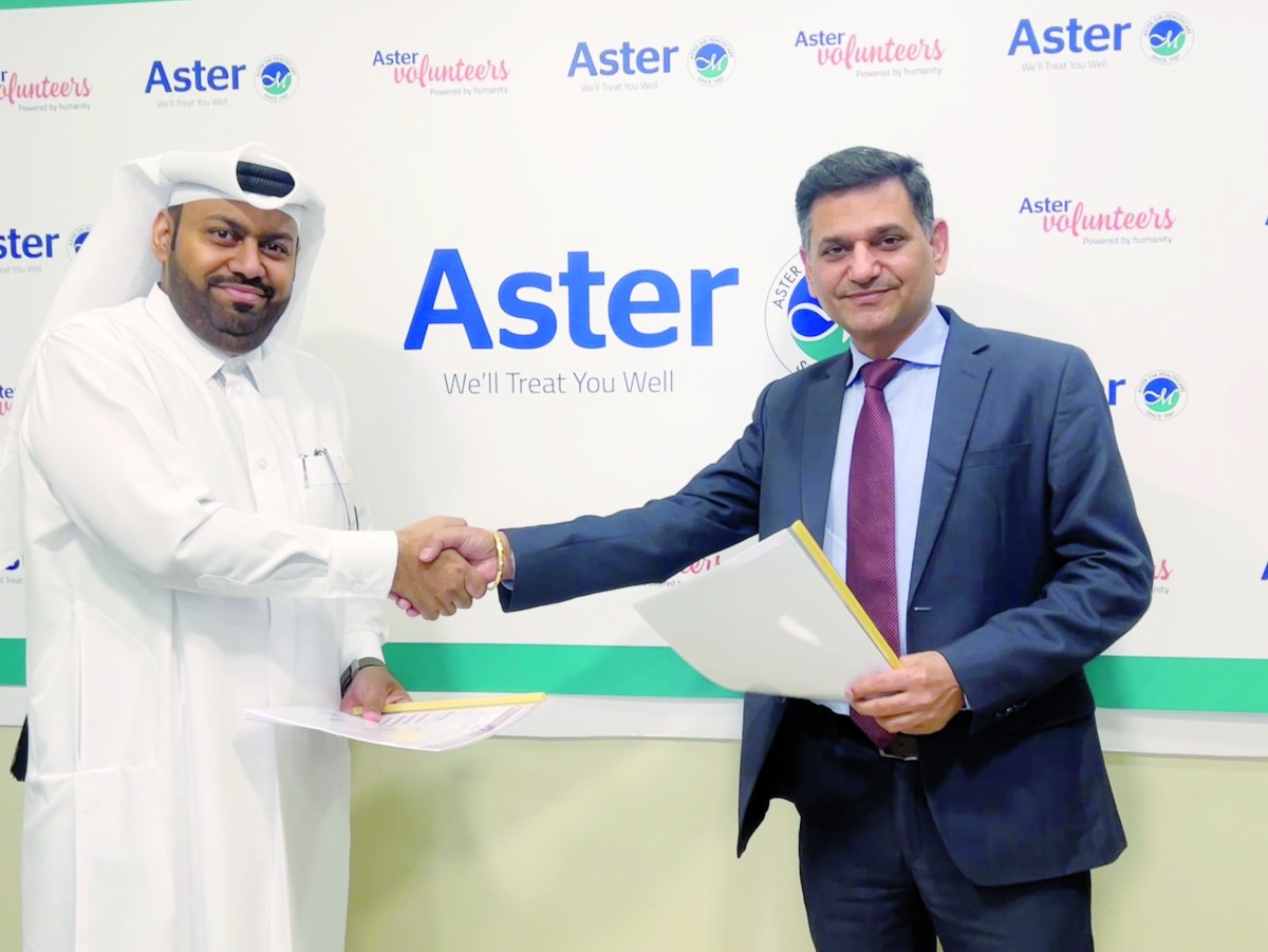 COO of Aster DM Healthcare Qatar Kapil Chib (right) and CEO of Golalita Trading & Application Development Ali Al Yafei during the contract signing event. 