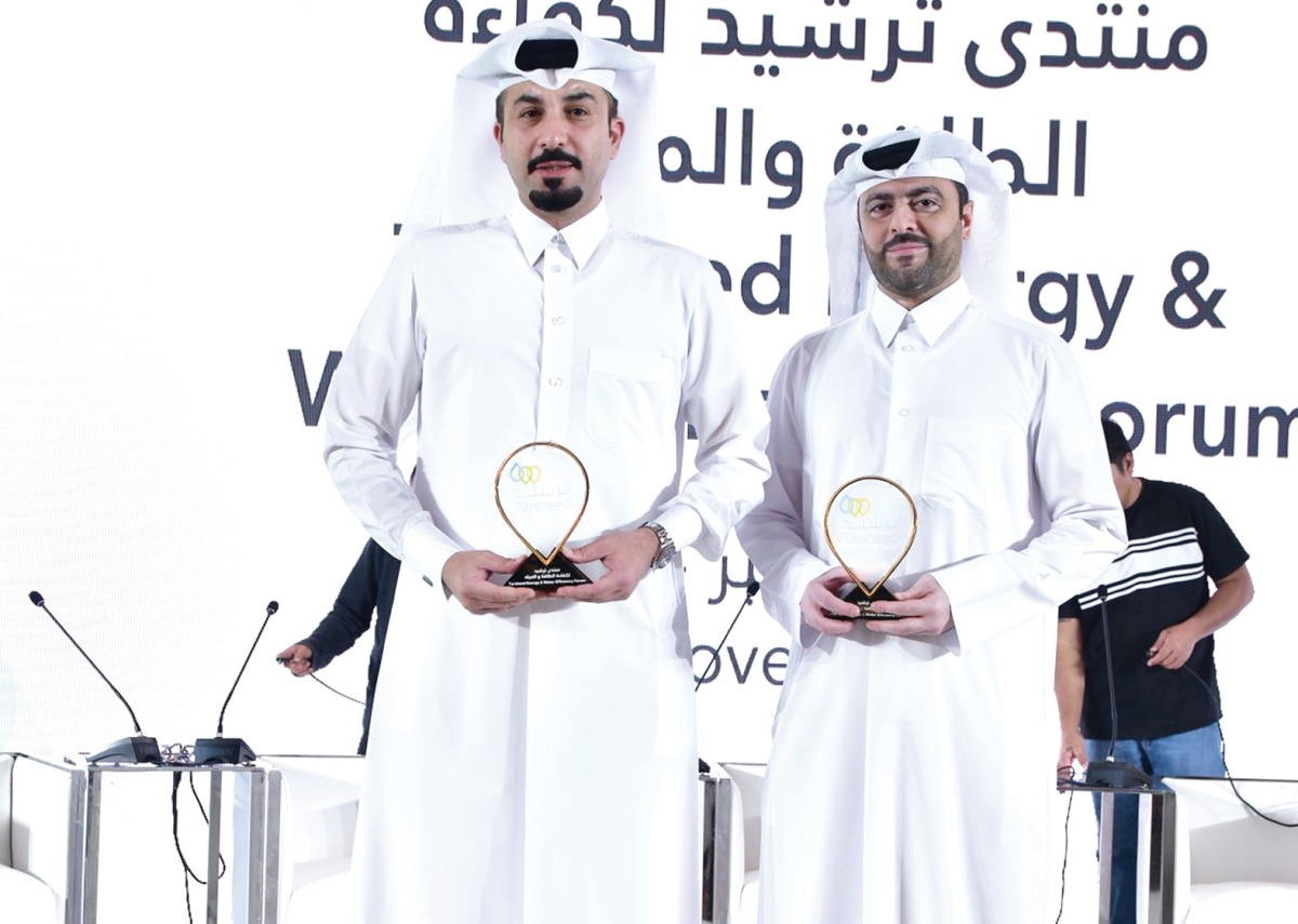 Chief Operations Officer at Msheireb Properties Eng. Faisal Al Malki and Director of Assets Development at Msheireb Properties Eng. Omar Zainal with the awards’ trophies.