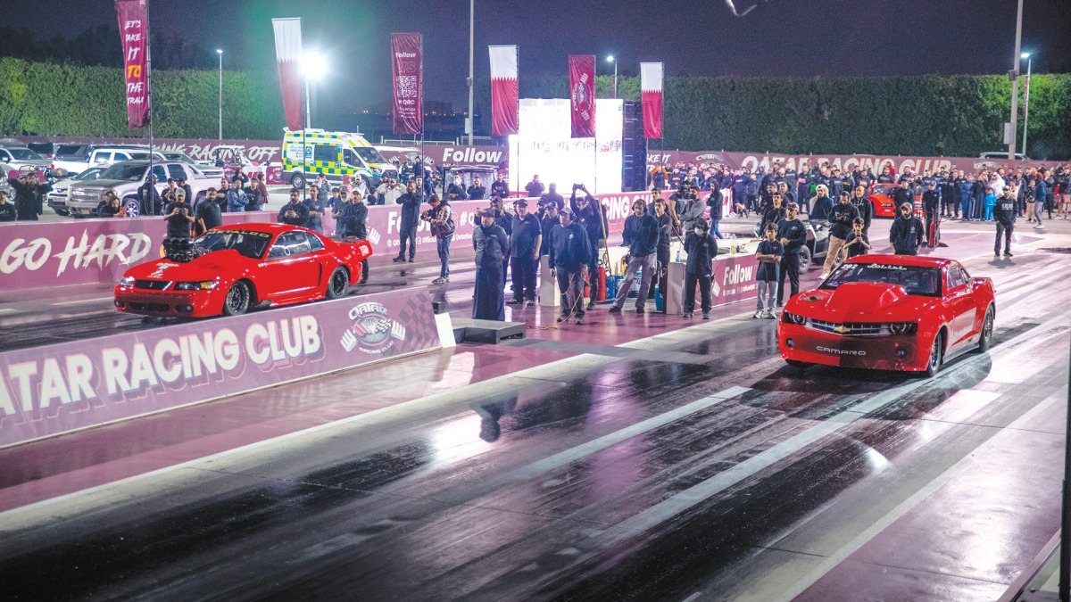 Competitors wait for the start of a race during the final eliminations of the third round.